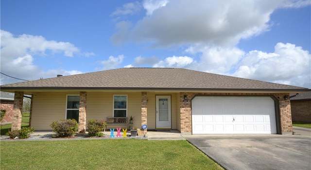 Photo of 216 Country Village Dr, Raceland, LA 70394