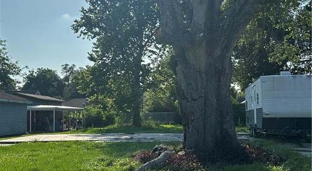 Photo of 213 Destrehan Dr, Destrehan, LA 70047