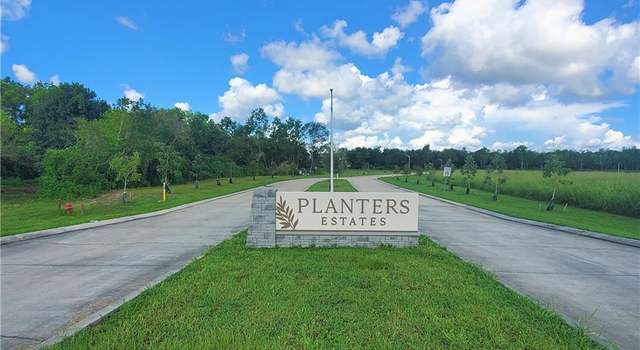 Photo of 165 Chancellor Dr, Belle Chasse, LA 70037