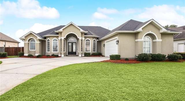 Photo of 1841 E Squirewood Dr, Harvey, LA 70058