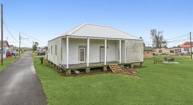 Photo of 114 Oubre Ct, Edgard, LA 70049