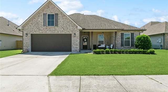 Photo of 6983 Cyprus Bark Dr, Marrero, LA 70072
