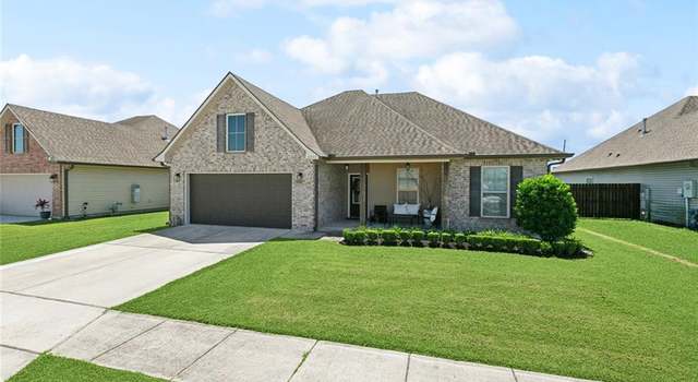Photo of 6983 Cyprus Bark Dr, Marrero, LA 70072