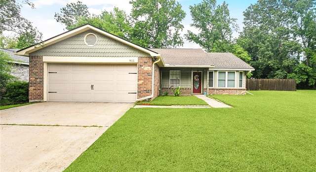 Photo of 911 Forest Loop, Mandeville, LA 70471