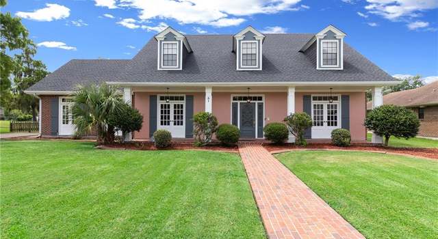 Photo of 31 W Woodlawn Dr, Destrehan, LA 70047