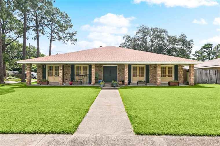 Photo of 1369 Holiday Pl New Orleans, LA 70114
