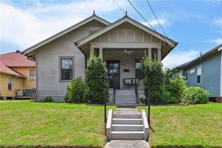 Photo of 4472 Demontluzin St New Orleans, LA 70122