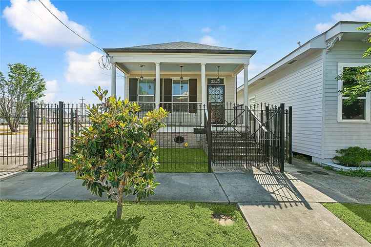 Photo of 2320 2nd St New Orleans, LA 70113