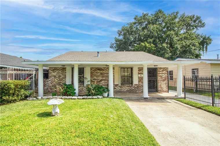 Photo of 8013 Simon St Metairie, LA 70003