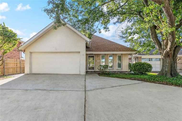 Photo of 3817 Transcontinental Dr Metairie, LA 70006