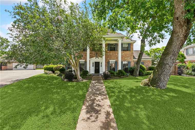 Photo of 3767 Red Oak Ct New Orleans, LA 70131