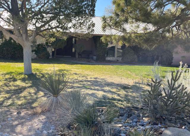 Property at 601 Four Hills Dr SE Unit C, Albuquerque, NM 87123, 3 beds, 2.5 baths
