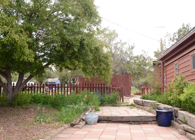 Property at 28 Saddlespur Rd, Edgewood, NM 87015, 4 beds, 2 baths