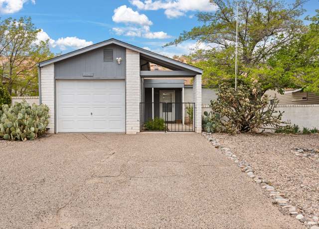 Property at 4245 Russel Ct NE, Rio Rancho, NM 87124, 2 beds, 1.5 baths