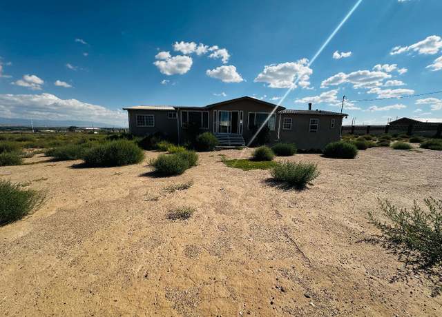Property at 4712 Shana Ln SW, Albuquerque, NM 87121, 3 beds, 3 baths