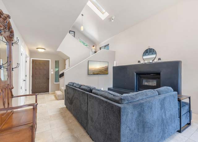 Property at 11516 Lawson Ct NE, Albuquerque, NM 87112, 3 beds, 2.5 baths