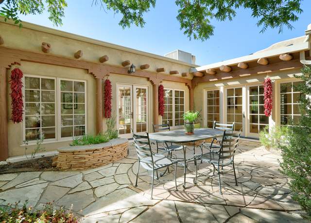 Property at 504 Luna Blvd NW, Albuquerque, NM 87102, 4 beds, 3 baths