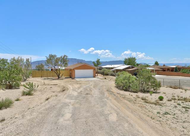 Property at 1004 11th St SE, Rio Rancho, NM 87124, 3 beds, 2 baths
