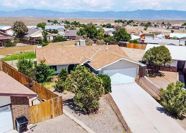 Property at 4 Aldea Pl, Los Lunas, NM 87031, 3 beds, 2 baths
