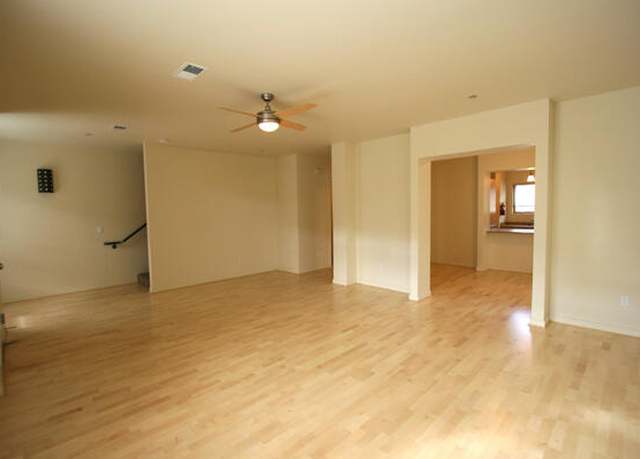 Property at 329 Belvedere Ln NE, Albuquerque, NM 87102, 3 beds, 2.5 baths