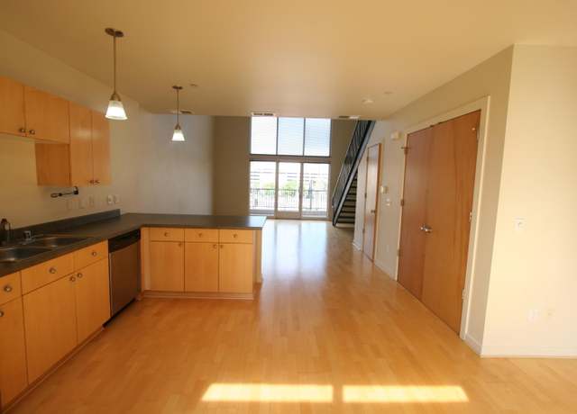 Property at 324 Broadway Blvd NE, Albuquerque, NM 87102, 2 beds, 2.5 baths