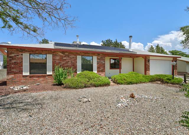 Property at 816 Stagecoach Rd SE, Rio Rancho, NM 87124, 3 beds, 2 baths