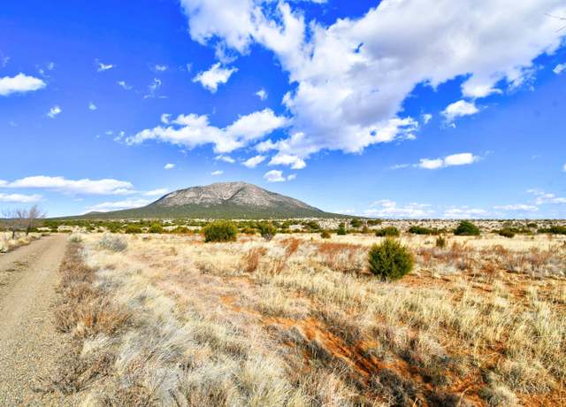 Property at 15 Entranosa Ct, Edgewood, NM 87015