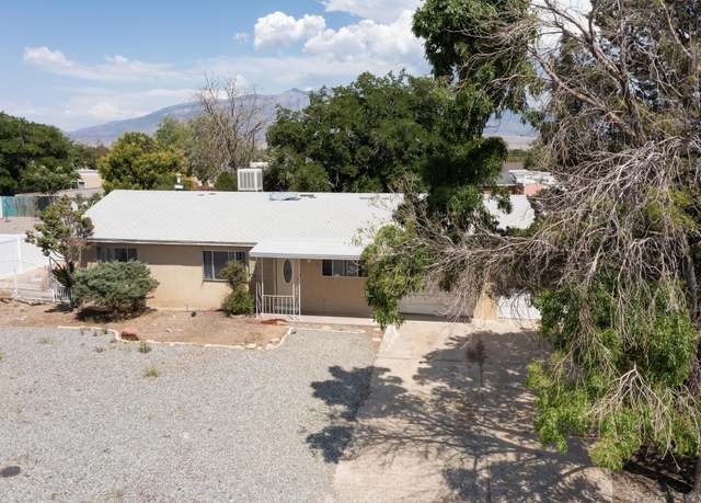 Property at 802 Gral Trevino Dr SE, Rio Rancho, NM 87124, 2 beds, 1 bath