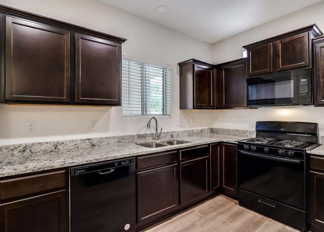 Property at 267 San Clemente Ave NW, Albuquerque, NM 87107, 4 beds, 3 baths