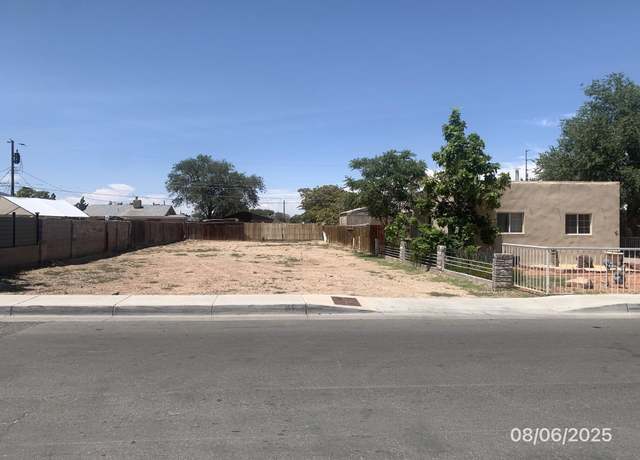 Property at 321 Dallas St SE, Albuquerque, NM 87108