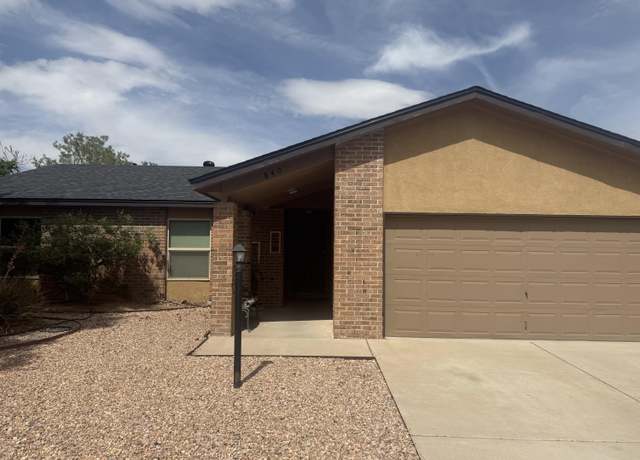 Property at 840 Amethyst Dr NE, Rio Rancho, NM 87124, 3 beds, 2 baths
