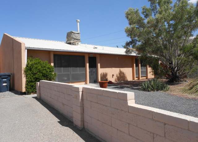 Property at 440 Salazar Ct SE, Albuquerque, NM 87102, 4 beds, 1.5 baths