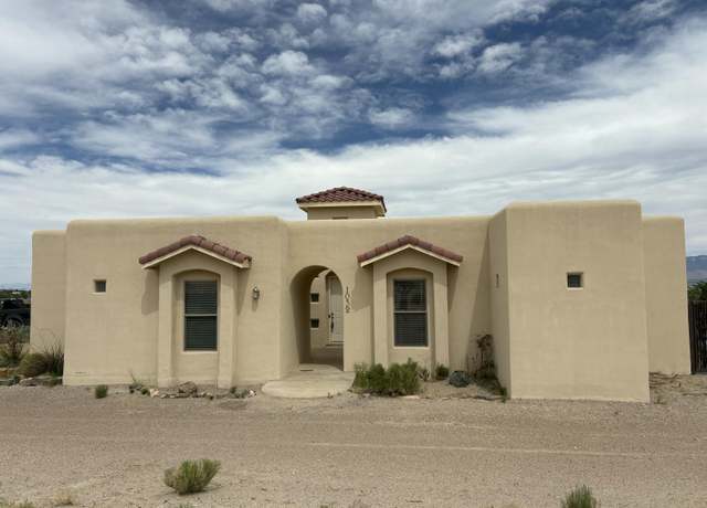 Property at 1032 13th St SE, Rio Rancho, NM 87124, 3 beds, 2.5 baths