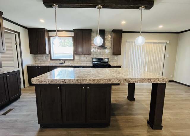 Property at 4088 Tres Lobos, Santa Fe, NM 87507, 3 beds, 2 baths