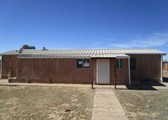 Property at 3 Rosemary Ct, Los Lunas, NM 87031, 2 beds, 2 baths