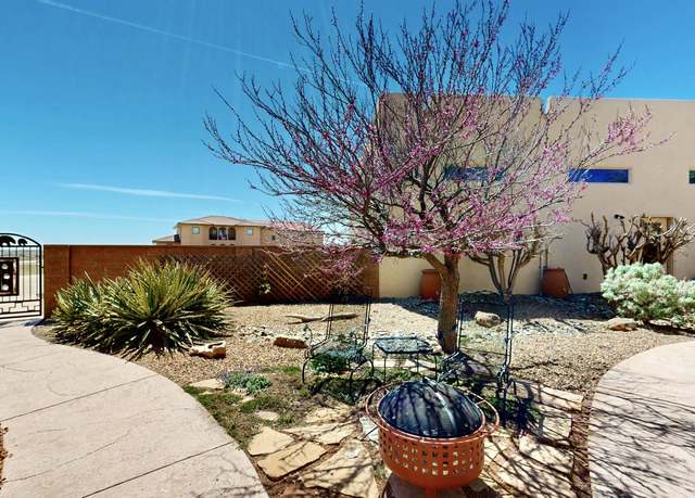 Property at 39 Blanco Dr, Edgewood, NM 87015, 3 beds, 2.5 baths
