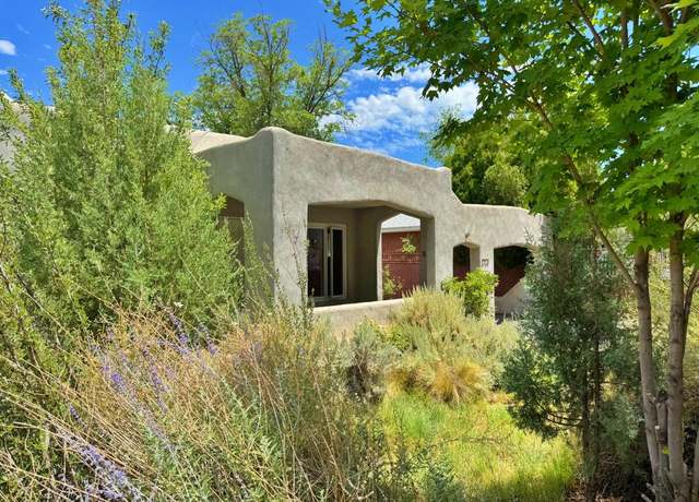 Property at 2123 Silver Ave SE, Albuquerque, NM 87106, 3 beds, 1 bath