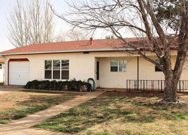 Property at 429 W Manana Blvd, Clovis, NM 88101, 3 beds, 1 bath