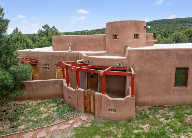 Property at 43 Abbey Rd, Tijeras, NM 87059, 3 beds, 2 baths