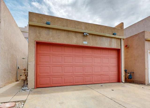 Property at 9708 Lagrima De Oro Rd NE, Albuquerque, NM 87111, 3 beds, 2.5 baths