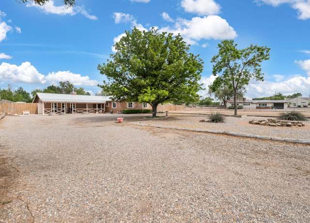 Property at 5418 Cresswell Rd SW, Albuquerque, NM 87105, 3 beds, 2 baths