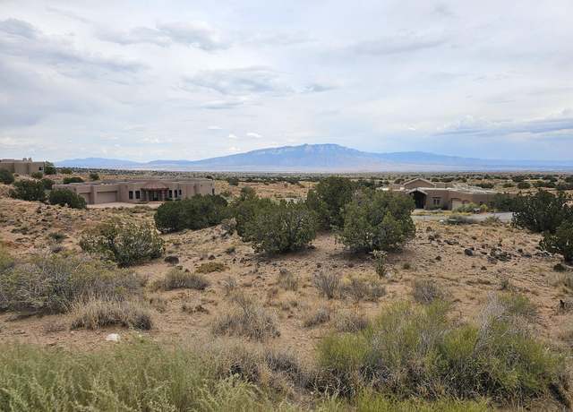 Property at 1012072410 Desert Zinnia Rd NE, Rio Rancho, NM 87144