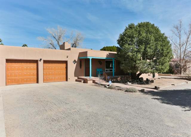 Property at 627 Fairway Rd NW, Albuquerque, NM 87107, 3 beds, 3 baths