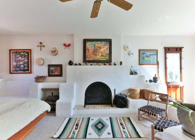 Property at 627 Fairway Rd NW, Albuquerque, NM 87107, 4 beds, 3 baths