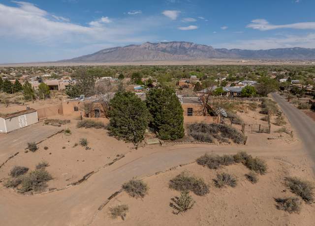 Property at 360 Reclining Acres Rd, Corrales, NM 87048, 3 beds, 2.5 baths