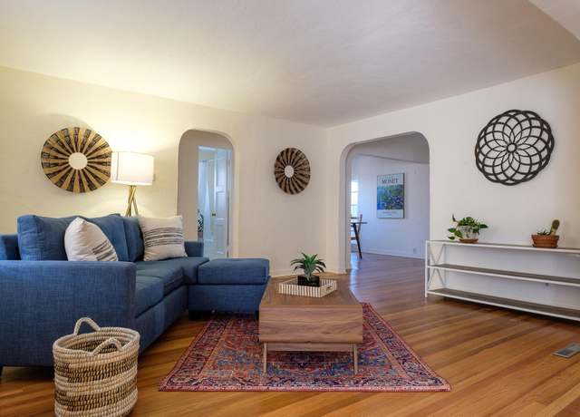 Property at 716 Carlisle Blvd SE, Albuquerque, NM 87106, 3 beds, 3 baths