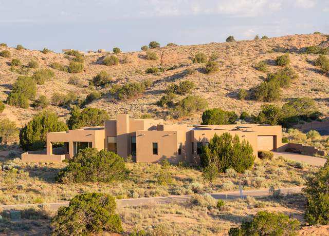 Property at 2221 Venada Rd, Rio Rancho, NM 87144, 3 beds, 3 baths