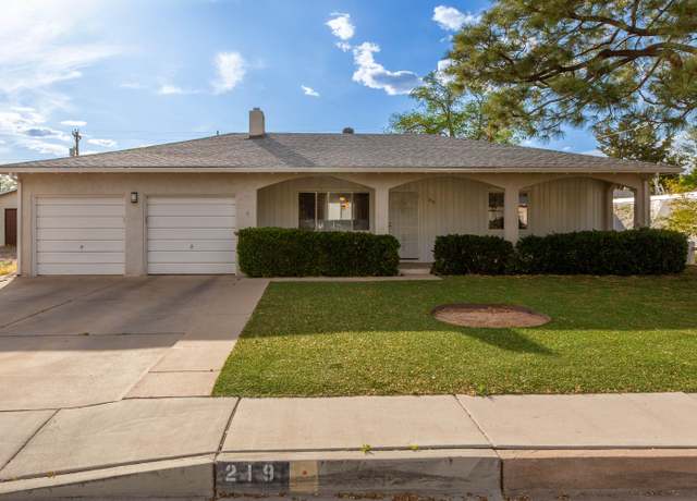 Property at 219 Montclaire Dr NE, Albuquerque, NM 87108, 3 beds, 2 baths