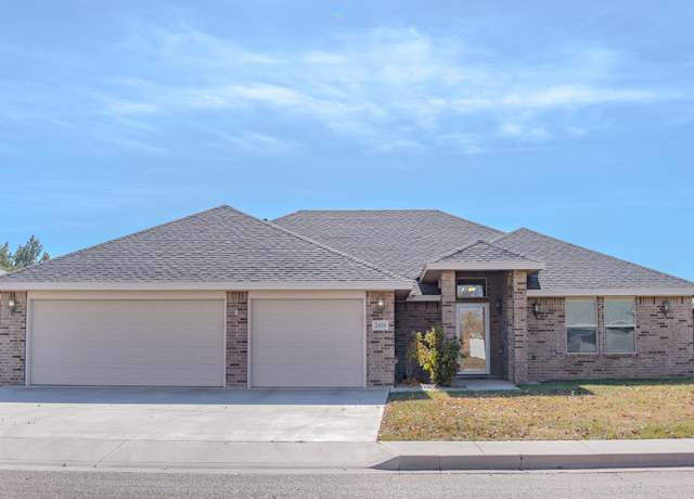 Property at 2409 Northglen Dr, Clovis, NM 88101, 4 beds, 3 baths