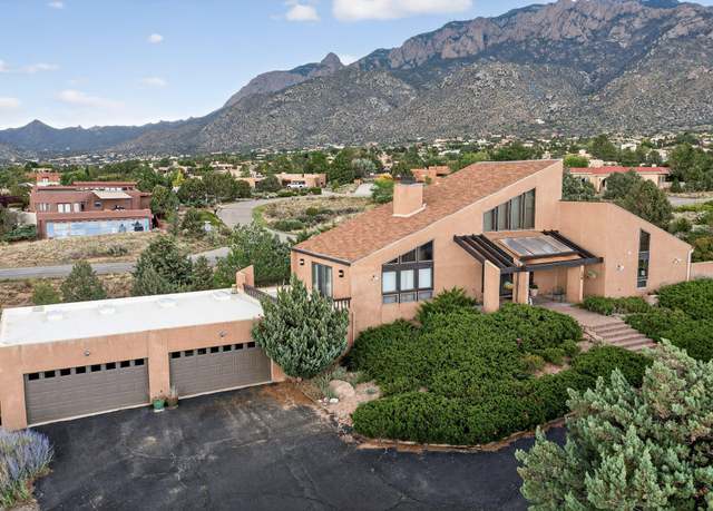 Property at 450 Live Oak Ln NE, Albuquerque, NM 87122, 3 beds, 4 baths
